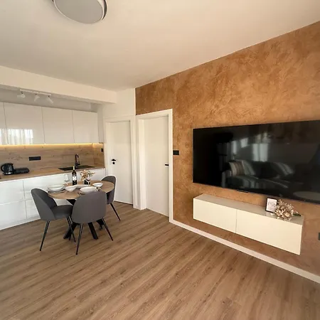 Apartament Stela *