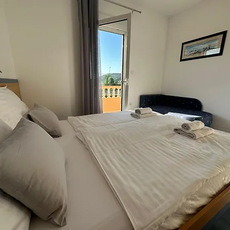 Stela Apartman *