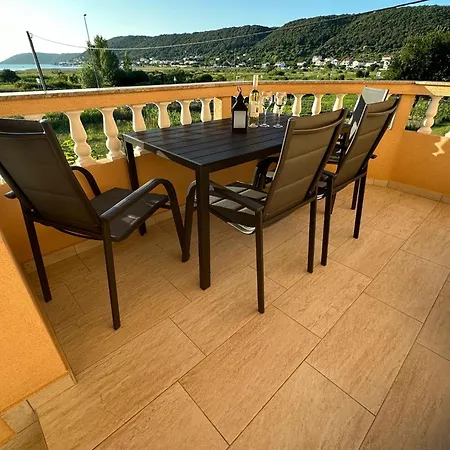 Stela Apartman Rab Town