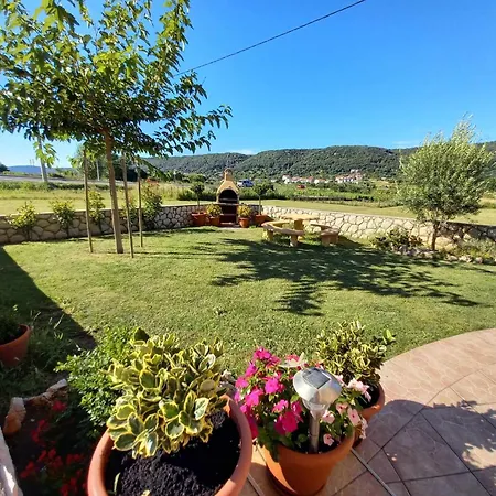 Stela Apartman Rab Town